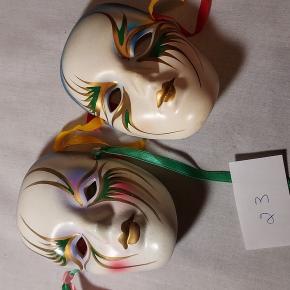 Vintage Hand Painted Carnival Face Masks Ceramic Set of 2 - Picture 8 of 8